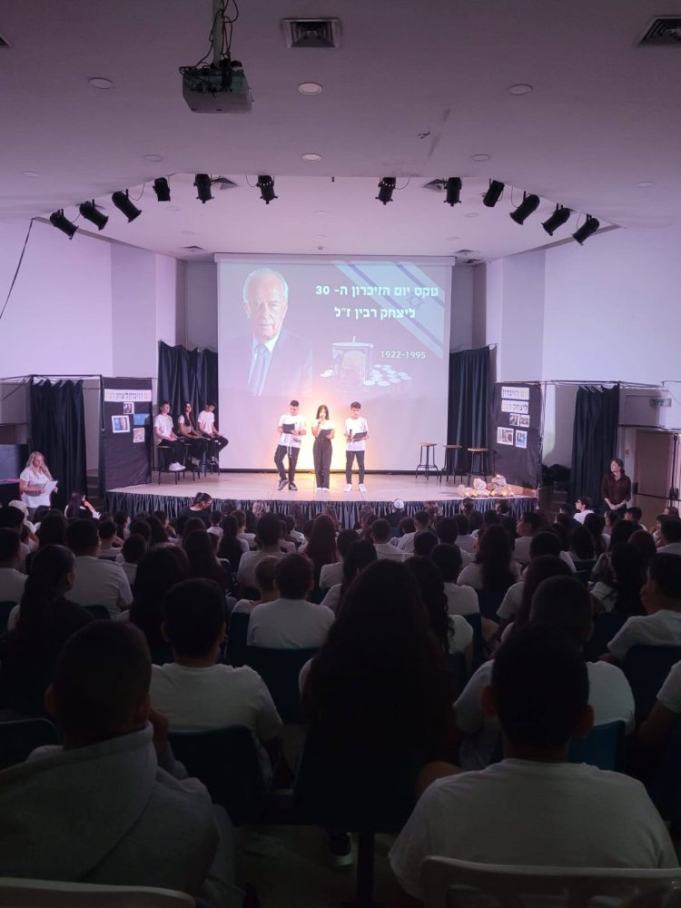 574597300_1256972686236664_8019428945992094224_n