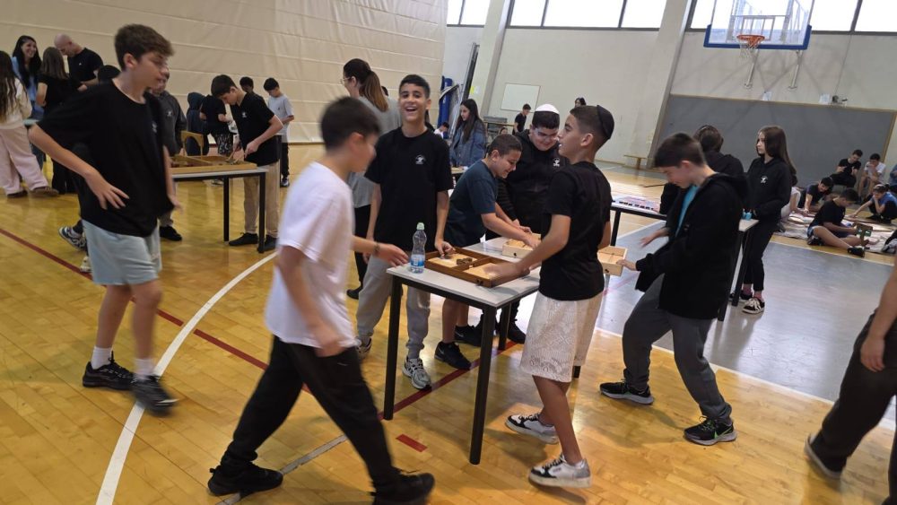 584607809_1267648388502427_7909075909888296642_n