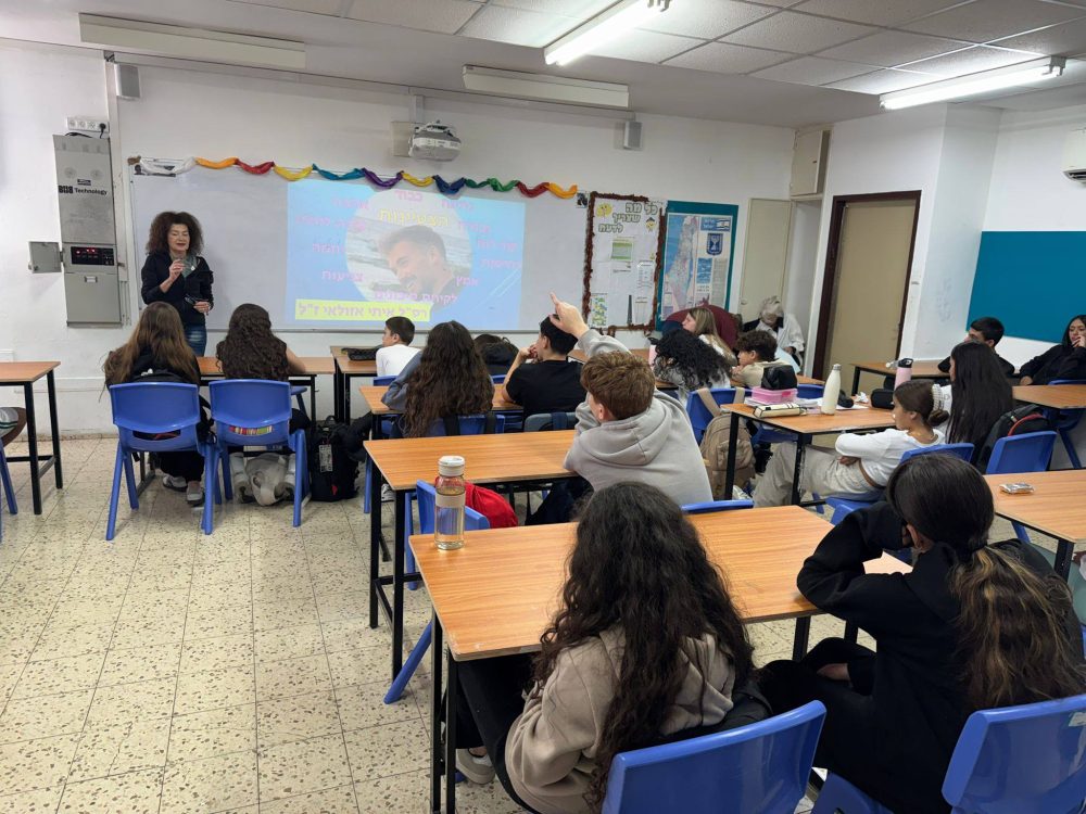 603895112_1295690732364859_2146899264123233597_n